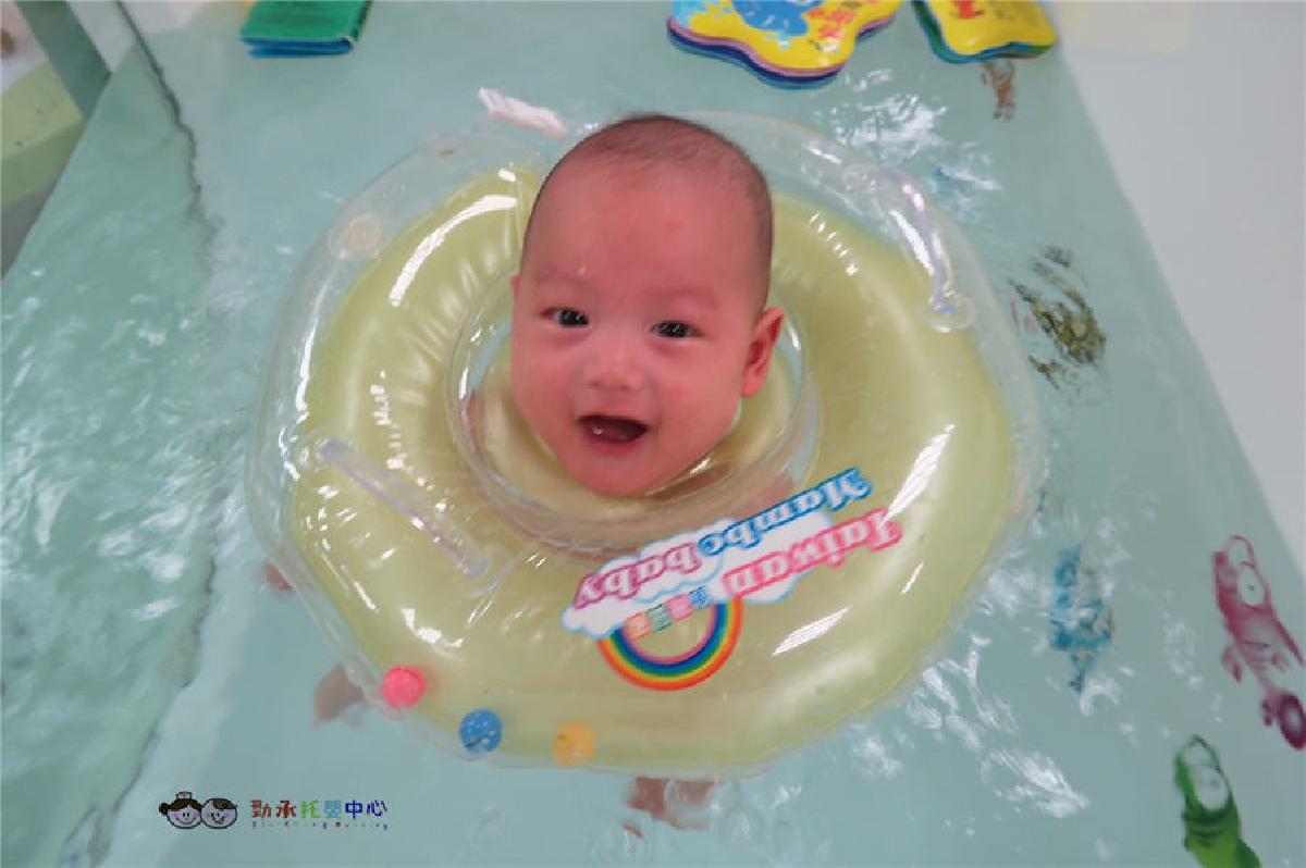 教學寫真-游泳按摩